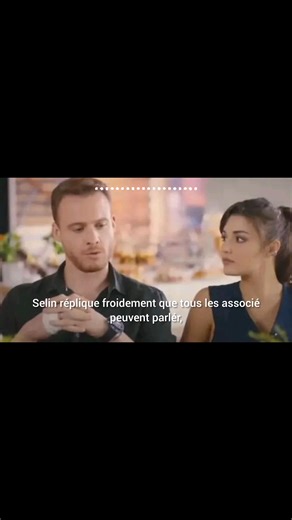 Dans Love is in the air épisode 45 résumé en français sur Nouvelle TV #2 6)Ferit rappel que tous sont associés et Effet veut juste aide. Selin réplique froidement que tous les associé peuvent parlér, sauf les petits associés. Ferit blessé par ses paroles, quitte la table. Suivre 👉 https://t.me/nouvelletv 👉 Suivre la chaîne Nouvelle TV sur WhatsApp : https://whatsapp.com/channel/0029VaztpS642DclmbPoa73i Suivre 👇 https://facebook.com/groups/884849917170735/ | Nouvelle