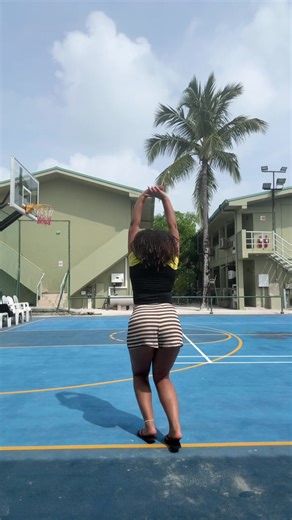 Dance Moves in Flip Flops: Fun Summer Vibes