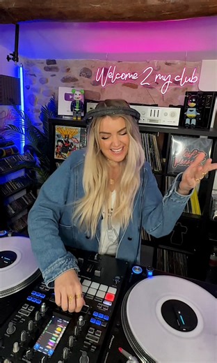 128K views · 3K reactions | My playlist 2000’s | Jeny Preston | Facebook