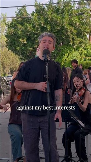 😭He sang about always being late #shorts #stringquartet #livemusicla #busking #publicperformance