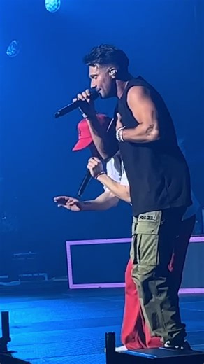 bbbboyfriend🥹🤪 #btr #bigtimerush #btrcgetour #cgetour2023 #cantgetenough #bigtimerushforever #btrforever #cgetourbtr #btrtour #btrcantgetenoughtour #cantgetenoughtour #cget2023 #rusher #boyfriend #btrboyfriend #bigtimerushboyfriend #bigtimerushback #mohegansun #mohegansunarena