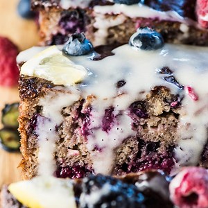 Have you tried this Paleo Banana Bread recipe yet? It's loaded with berries and drizzled in a lemon glaze. You'd never know it's 100% healthy! 💃💃💃 Recipe - https://www.theendlessmeal.com/triple-berry-paleo-banana-bread | The Endless Meal - Real Food for Busy People