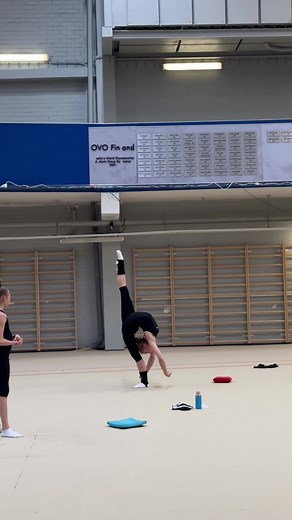 Consistency, discipline, and hard work—these girls are pure gold / Johdonmukaisuus, kurinalaisuus ja kova työ – nämä tytöt ovat puhdasta kultaa ✨💪🏼🫡❤️‍🔥🤸🏼‍♀️#rhythmicgymnastic #gymnastics #voimistelu #gymnast #ovo #rhytmicgymnasticoach #flexibility #strength #strong #perfection #rytminenvoimistelu #consistency #discipline @OVO TALENT🩵 @OVO Finland