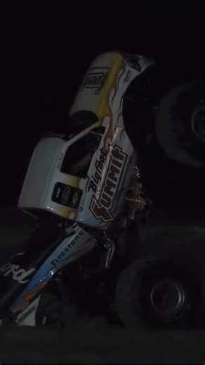 Dan Runte parks the Summit Bigfoot on its tailgate in Wildwood, New Jersey 2006! #monstertrucks #monsterjam #fblifestyle | Indy Monsters