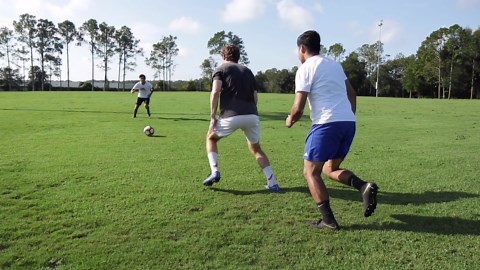 5 SIMPLE First Touch SKILL MOVES to Beat Defenders