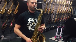 The new Sakkusu Deluxe tenor - fully set up in our UK workshop and supplied with a Yamaha 4C Mouthpiece. At only £599 they really are in a league of their own! http://www.sax.co.uk/sakkusu-tenor-saxophone-deluxe.ir | SAX - Saxophone Store