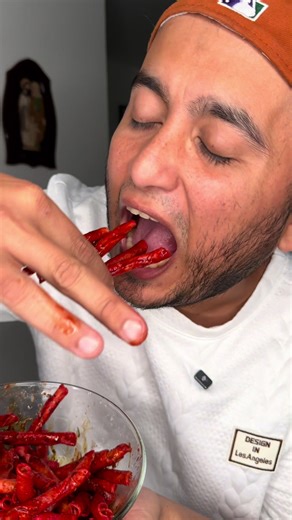 Deliciosos Takis con Salsas: Un Antojo Irresistible