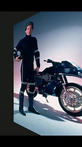 Rex Smith is a skilled motorcycle rider and did most of his riding. A stunt double was used for dangerous stunts. | Street Hawk - The Man, The Machine