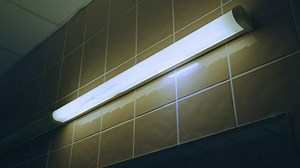 Fluorescent light turning on and off - Free Stock Video