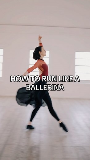 BALLET RUNS! ✨ GOOD & NOT SO GOOD 😅 Firstly more types of runs coming soon! There’s many ballet runs that can be comical. More on those soon ha! The key is to keep the legs nicely extended out in front of you, pointing them as you run. Make sure you relax the ankles as you place the foot to the floor, or else we can get the stiletto wearing look 😂 Do you struggle with running? Comment below! 🤍 ——- #ballet #ballerina #ballettips #balletpost #balletworld #ballethacks #balletwithisabella #vagano