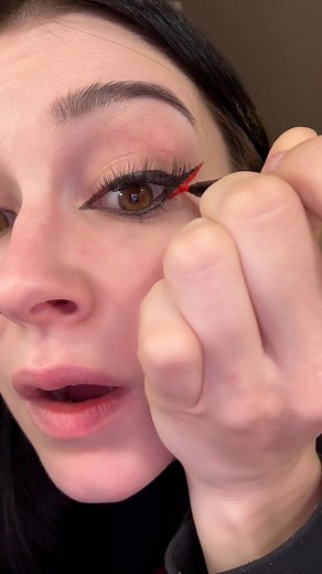 10K views · 223 reactions | DUAL COLOR EYELINER TUTORIAL!!! Creative Soul Cosmetics ❤️ #eyeliner #makeuptutorial #jewelrytiktok #jewelryreels #foryewwww #trendingvideo #fypシ゚viral #mysteryjewelrygirl #patriciabraham #supportsmallbusiness #crystals #mysterybox #altgirls #alttiktok #pbsjewelries #accesories #crystalsoftiktok #handmadejewelry #unboxing #mysteryjewelry #mysteryjewelryjar #fblifestyle | Pbsjewelries | Facebook