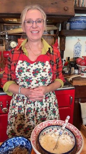 Pierogi time! 🥟 Shortcut Pierogi Dough with Sour Cream (Extra Soft!) Ingredients 3 cups all-purpose flour 1 cup hot water (almost boiling) 2 tbsp oil or melted butter 2 heaping tbsp sour cream 1 tsp salt Instructions In a large bowl mix flour and salt. Add sour cream and oil/butter. Pour hot water over everything. Stir with a spoon until it comes together (it will look shaggy at first). Knead briefly, just 1–2 minutes, until smooth. Cover and rest 10–15 minutes. The dough will be: ✔ soft ✔ elas