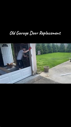 🚪 Replace Your Old Garage Door – Upgrade Your Home’s Look & Safety Is your old garage door rusted, cracked, warped, or simply outdated? An aging garage door can be unsafe, difficult to operate, and hurt your home’s curb appeal. At Golden Eagle Locks & Doors, we specialize in old garage door replacement to improve your home’s security, efficiency, and appearance. ✅ Remove & replace outdated garage doors ✅ Upgrade to insulated, energy-efficient doors ✅ Modern, custom, and traditional designs ✅ St