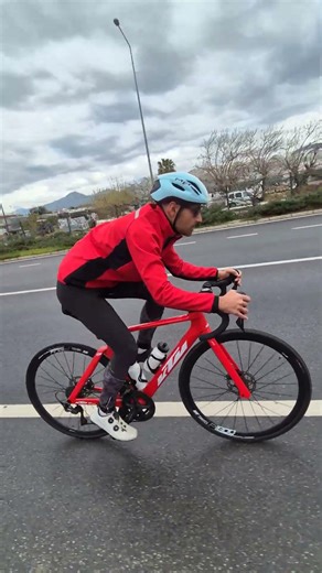 ktm revelator lisse elite in action (road bike)