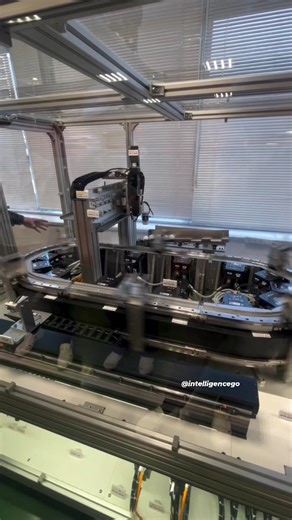 IntelligenceGo on Instagram: "High-precision linear track system that moves parts quickly and independently along an oval path, allowing multiple steps like assembly and inspection to happen at the same time. Used in modern factories for speed, accuracy, and flexibility. #engineering #fyp #engineer #highprecision #intelligencego"
