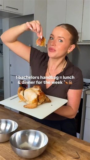 1 CHICKEN, 2 WAYS 🍗🥗🌮 The ultimate lazy girl meal prep hack is grabbing a chook and turning it into lunch and dinner for the week. For lunch we have a chicken tex mex pasta salad with a chipotle Greek yogurt dressing because health is WEALTH. Ingredients: 1/2 the chicken meat, shredded 250g bow pasta 300g corn kernels 200g cherry tomatoes 1 red onion, finely diced 400g black beans 2 fresh jalapeños, finely diced A bunch of pickled jalapeños, diced Fresh parsley, finely chopped 1 avocado, dice