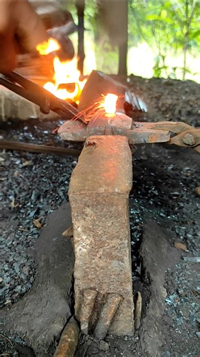 “Extreme Blacksmithing Skills! Red Hot Steel Hammering🔥 | Satisfying Metal Work #amerika #1million