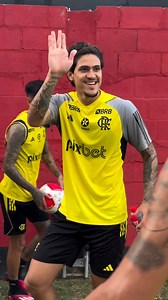 937K views · 9.8K reactions | VAI VER QUE O PEDRO NÃO TÁ VICIADO EM FAZER GOL NÃO!  Olha o que o atacante do Flamengo aprontou no treinamento! É simplesmente lá em cima, sem ângulo e atrás do gol quase! Que golaço! ⚫ Crédito: Pedro/Instagram | TNT Sports Brasil | Facebook