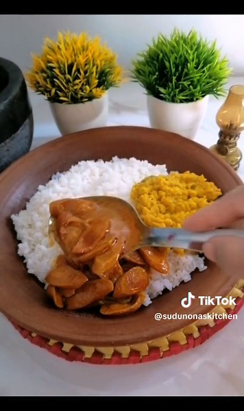 #Srilankanlunchmenu #tastyfood #yummyfood #tastycollection #SuduNonasTastyFoodCollection