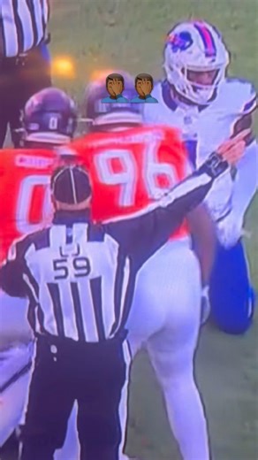 BUFFALO BULLS FUMBLES THE BALL #everyone #denverbroncos #buffalobills #nfl #cbs