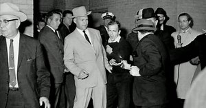 Detective who escorted Oswald when he was killed by Ruby has died