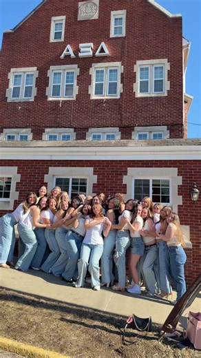 Welcoming New Members to Alpha Xi Delta!
