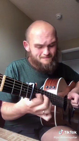 “Who You Say I Am” @Hillsong Worship @Brooke Ligertwood #hillsong #worship #guitar #fingerstyle