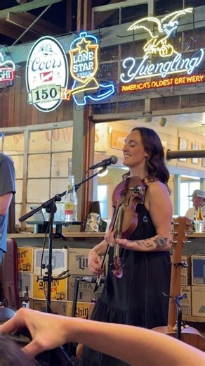 Sarah Schafer singing at Gruene Hall #gruenehall #texasmusic