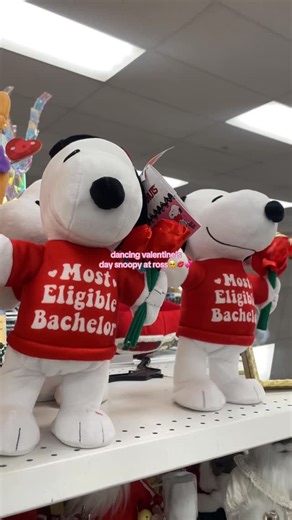 ✰𝙿𝚎𝚊𝚛𝚕✰ on Instagram: "@rossdressforless has Valentine’s Day dancing snoopys!!💕🥹✨💋 • #snoopy #snoopyfinds #snoopylover #valentinesday #rossfinds"
