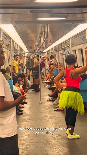 RIVA 🗺️ TRIPS on Instagram: "A gente costuma acreditar que são os lugares que nos impressionam. Mas, quanto mais o tempo passa, mais eu percebo que o que realmente toca não é o cenário em si, e sim a presença silenciosa das pessoas que atravessaram a nossa vida. Às vezes olhamos para algo e achamos belo apenas porque alguém, um dia, significou aquilo para nós. A memória tem esse poder estranho: ela cria vínculos entre o que vivemos e o que vemos, mistura sensações, transforma espaço em afeto. E