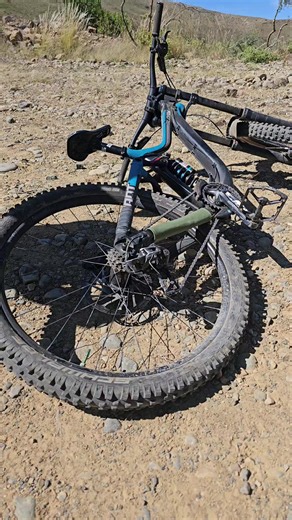 Giant vs Santa Cruz Downhill Mountain Bike Comparison