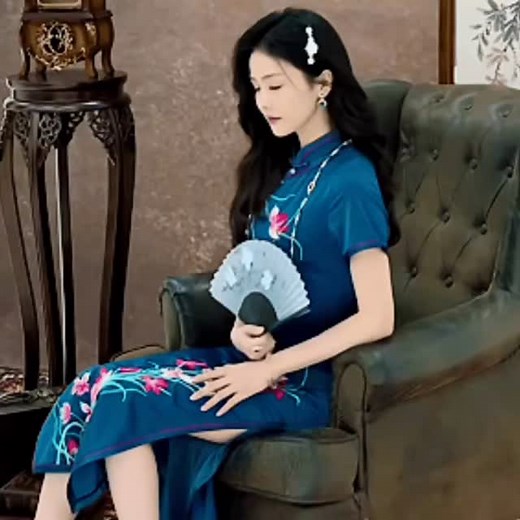 Bai Lu should really film a Republican-era or modern spy drama. With her figure, looks, and style, she’d be perfect as an underground agent infiltrating enemy ranks! ✨🔥💥👏 @bailu_923 @everyone #cdrama #foryou #fyp ✨ Stay updated on all things #BaiLu #白鹿! 💫 📍For the latest news, photos, and fan content, please follow 💕 📌 Instagram 👉🏼 @bailu.global 📌 Facebook Account 👉🏼 @BaiLu 📌 Facebook Page 👉🏼 @BaiLu #白鹿 Global #NewDramaRecommendation #OnlyForLove #SongOfYouth #JiuLiuOverlord #Arse