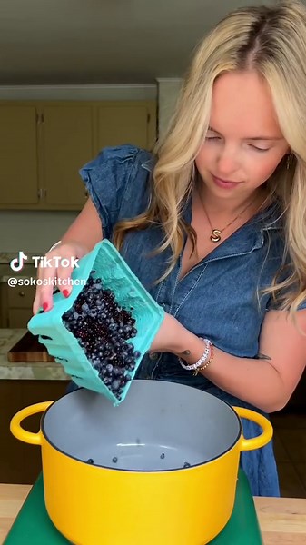 HOMEMADE JAM—3 ingredients & perfect for when you overbuy fruit (maybe that’s just a me problem??🫐🍒🍑🍓) The best part is you can use whatever you have on hand😌 I had some wild maine blueberries, fresh blackberries picked from my friends backyard, and some store bought blueberries. Made for the BEST jam🫶🫐 Homemade Jam Recipe - Add 4 cups of fruit, 1⁄4 cup of cane sugar, and the juice of 1/2 a lemon to a large saucepan or dutch oven. - Cook down the fruit by bringing it to a simmer over low-