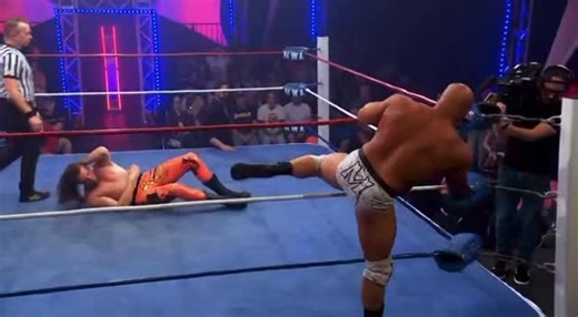 𝙉𝙊𝙒 𝙃𝙀’𝙎 𝙐𝙎𝙄𝙉𝙂 𝙃𝙄𝙎 𝙃𝙀𝘼𝘿 NWA National Champion Mondo’s title was on the line on this week’s 𝙉𝙒𝘼 𝙋𝙊𝙒𝙀𝙍𝙍𝙍 𝙤𝙣 𝙍𝙤𝙠𝙪. Aron Stevens encouraged his champ to pull some unexpected plays out of the repertoire Tuesday, as he faced The Wall. 𝙉𝙒𝘼 𝙋𝙊𝙒𝙀𝙍𝙍𝙍 𝙤𝙣 𝙍𝙤𝙠𝙪 airs every Tues., 8PM & 11PM on Roku Sports. Watch 24/7 on demand here: https://therokuchannel.roku.com/details/3869d846ae1753ffb6a0d3d6b0d1a2fc/nwa-powerrr | NWA