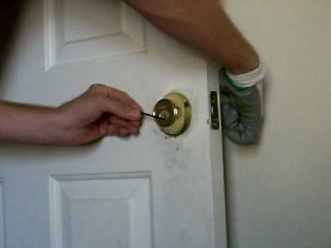 Picking a Kwikset deadbolt lock with a bobby pin