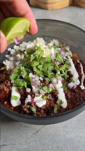 What Makes Chili Taste Better? 3 Pro Tips for High Protein Meal Prep Chili #memorialdayweekend