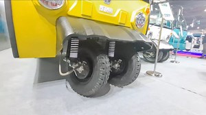 Next Generation Buses In India / First Time In India 3 Wheeler With 4 Wheeler | Riju Deb Used Car & Bike