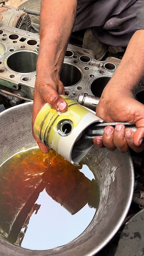 Piston Installation Guide for 1996 Trucks