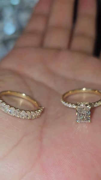 ✨Chloe Diamond Engagement Ring ✨ 💍 Featuring a stunning 1.50ct Radiant Diamond, E Colour, VVS2 Clarity, IGI Certified – a radiant beauty that captures every glance. 🌟 Elegantly set in 18k Yellow Gold with a Diamond Hidden Halo and a shimmering Diamond Band – the perfect blend of brilliance and elegance. 💎 Paired with a 1.50ct Half Set Radiant Band for a truly breathtaking bridal set. 📏 Measurements: 8.19 x 5.63 mm 💎 Total diamond weight: 3.40ct 💌 DM for Price and personal consultations. 💍