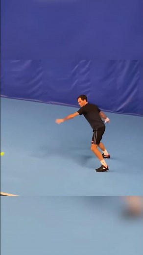 Federer casually destroying balls in practice