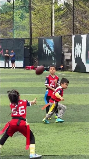 Catch Me If You Can! 😄 Kids' Football Fun #FutureSportsStar #ViralVibes #KidsInAction #flagfootball