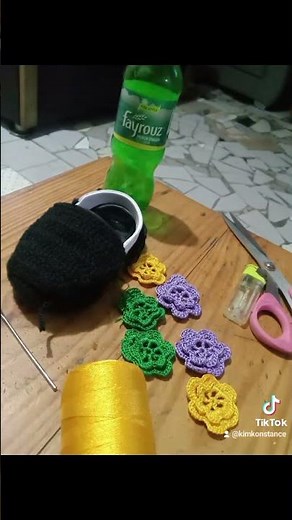 😍😍 omg these baby crocs are just so cute❤️ them like crazy. it's amazing to make these #crochet