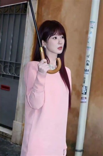 Yang Zi Steals the Show in Valentino's 2026 Pink Autumn Dress