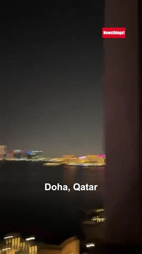 Anti-missile interceptions visible in the sky over Doha tonight, filmed by a resident. Authorities are monitoring the situation. #Doha #Qatar #BreakingNews #MissileDefense #MiddleEast