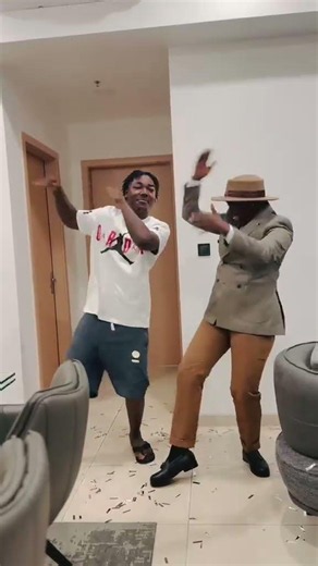 FÊTE SURPRISE À LA MAISON AVEC LA PRÉSIDENTE DES SURPRISES MK 🥰