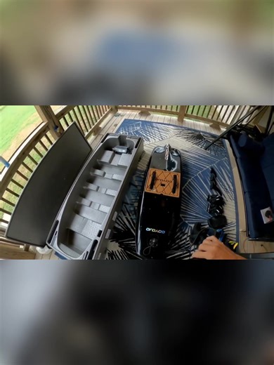 Learn to Fly on an Electric Surfboard in 5 Minutes