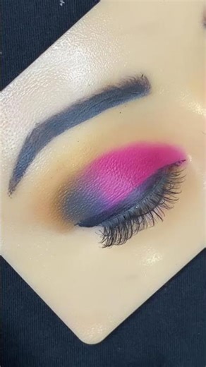 Dramatic eye makeup tutorial by me🙋‍♀️#eyeshadowtutorial#eyesmakeup#eyeshadow#makeup