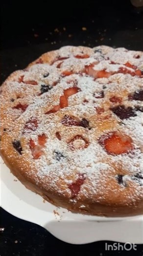 cake aux fruits rouges كيكة الفواكه الحمراء