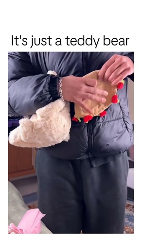 The cutest teddy bear ever 🧸🤍Soft, cuddly, and impossible to ignore ✨ #teddybear #cutegifts