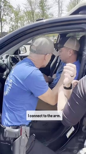 Jay Wadsworth on Instagram: "Same-Side Approach: During vehicle extractions, a same-side approach allows both officers to engage simultaneously with clear roles—one controls the near-side arm and the other controls the far arm and body/head Two is better than one. More control, more options, less confusion. But remember: the suspect’s behavior always drives the tactics. Adapt accordingly. @indianaswat @efcombatives"
